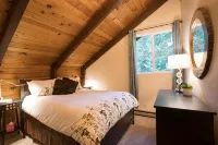 WALK TO BRIGHTON + PRIVATE HOT TUB + MOUNTAIN VIEW - Hytter