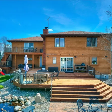 Spacious 5-bedroom house in enchanting Ames with Wi-Fi, Close to the Action!!