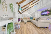 Charming 3-Bedroom Tropical Retreat with Private Salt Water Pool - 4-Star