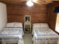 Lakefront Cabin with Dock, Ramp and Boat Rental - Hytter