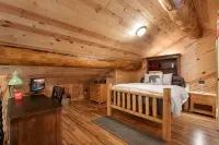 PARADISE NORTH: LOG HOME CABIN IN BRAINERD, MN - シャレー