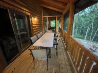 "Scenic Solitude" - A great place to experience Hocking Hills !!! - Chalets