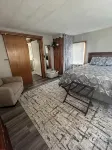 Waterfront!Outdoor living! Canoe kayaks paddleboard 60 ft dock Newly Renovated - Wi-Fi