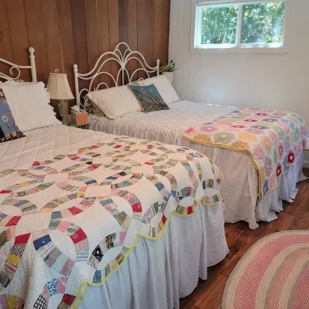 Cute & Cozy! Julian Mt. cabin. Hiking, wineries, brewery. All season getaway.