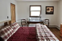 Spacious home in the Heart of 46 High Peaks on The AuSable River - 8-12 Guests - Wifi