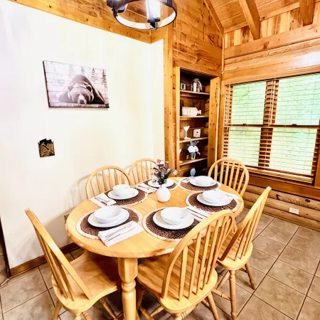 2Mi to Dollywood • Arcade Games • 3Br • Smarttvs • HotTub • BBQ • Easy Access!