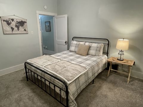Charming & Cozy Craftsman: AC/Heat + Pets Free!