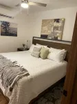 New Downtown 3 Bedroom Upstairs Flat with views - Balkoner