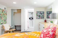 Renovated basement studio in historic Mapleton Hill. - 4 étoiles