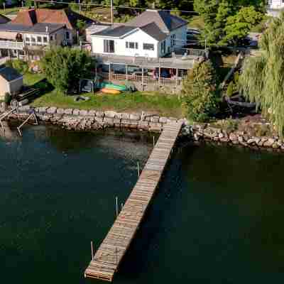 Waterfront cottage 3bdrm Hotel Exterior