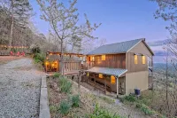 Great Views! Great Rates! King Bed, Firepit, Gas Grill, Dogs Free! Book Today! - 3-Star