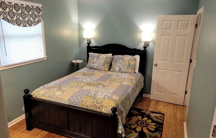 Whitewater River House - Two Private Riverside Suites, Beach Access