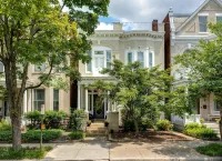 Charming Fan District Getaway - بوتيك