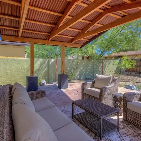 Charming remodeled bungalow. Close to UofA, Banner, Downtown
