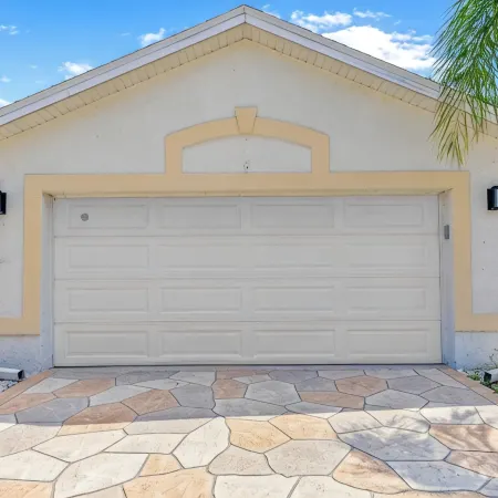3br Villa, Private Heated Pool, Garage, EV-Charger