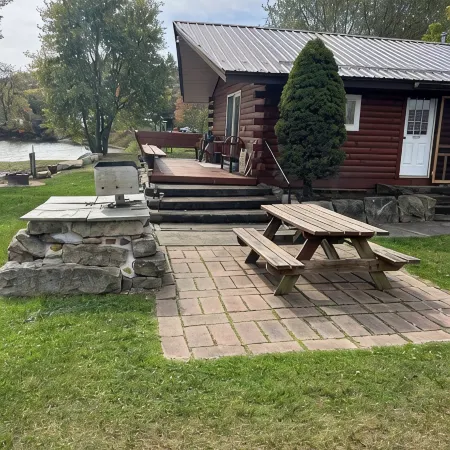 Cozy 2 bedroom cabin on a 20 acre lake
