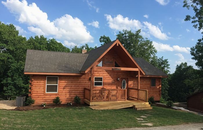 Ozark Legends Lodge- Lg Game Rm, Private Hot tub; 1 Mile to Thunder Ridge