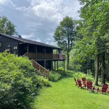 Cozy Manchester Getaway with Amazing Views!!!