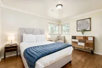 Ultimate Game House with Hot Tub - WiFi