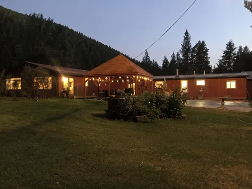 Grant Creek Lodge-Family, Friends and Retreats - Chalets