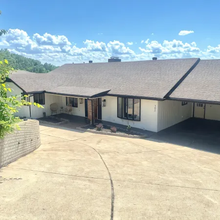 Fully remodeled lake house with gorgeous views of Bull Shoals Lake!