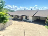 Fully remodeled lake house with gorgeous views of Bull Shoals Lake! - de charme