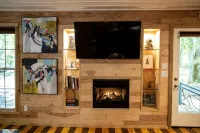 Honeymoon Loft Cabin - Soaking Tub & Fireplace - Walk to Mentone - Chalets