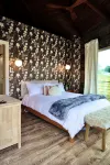 Romantic Stargazing Retreat in Nature w/ Hot Tub, Sauna + Outdoor Shower - 4-Star