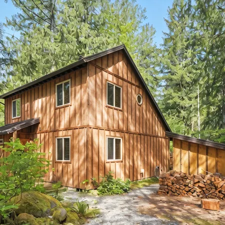 Mt Hood Cabin with Hot Tub Near Sandy River & Hiking