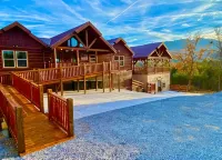 Amazing Brand New 8Bdrm Cabin-Pool-Arcades-Gazebo - 5-Star