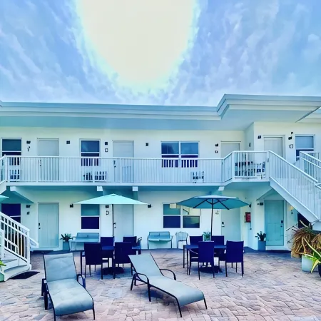 Southwinds Inn by the Gold Nests