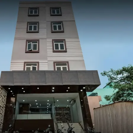FabHotel Grand Sheela