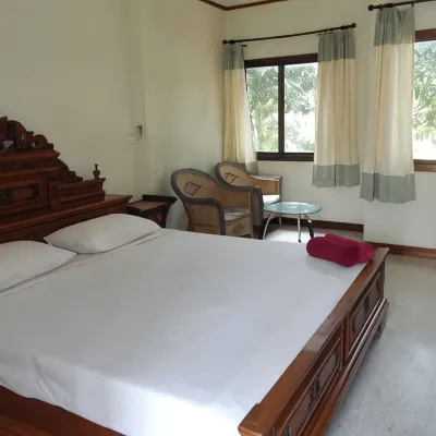 Jinta Hotel Nathon Beach Các khách sạn gần Bãi biển Lipa Noi
