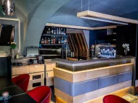 Maxmilian Lifestyle Resort - bar