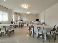 Hotel Plaza - parkir