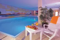 Ringhotel Loew's Merkur - Pools