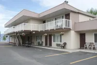 Shoreline Resort Condominiums - Pools