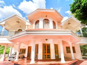 Large Villa in Kottayam Town with 6 Bedrooms