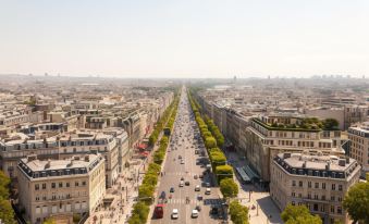 Hôtel du Rond-Point des Champs-Élysées - Esprit de France