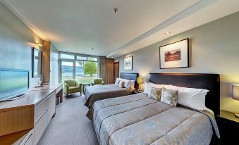 Distinction Te Anau Hotel & Villas