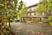 Summer Hills Hotel & Villas Bandung Hotel dekat Sekolah Pascasarjana UPI