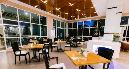 Sotogrande Hotel and Resort Отели рядом с достопримечательностью «Остров Оланго»