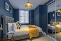 Elliot Oliver - Luxury 2 Bedroom Regency Apartment with Parking & EV Charger