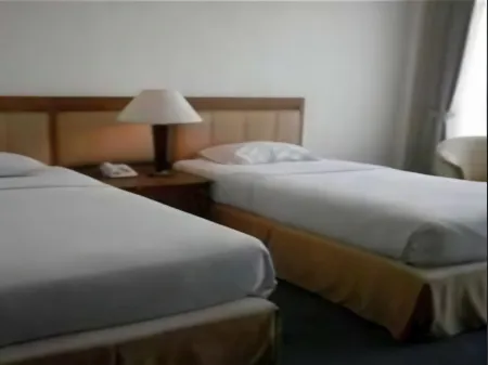 Homestay Simpang Tujuh Отели в г. Чепу