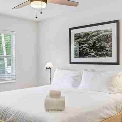 Bright and Modern Apartments at Palm Trace Landings in South Florida Rooms