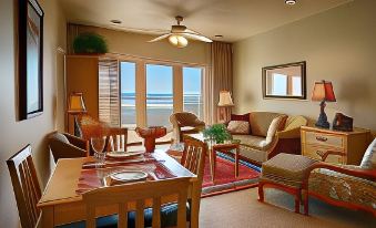 Beach House Inn & Suites