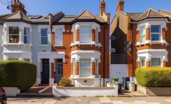 The Fulham Bolthole - Beckoning 2Bdr Flat with Garden