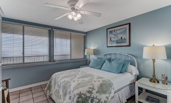 Coral Sands 102 2 Br Condo by RedAwning