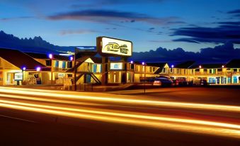 Roadrunner Lodge Motel