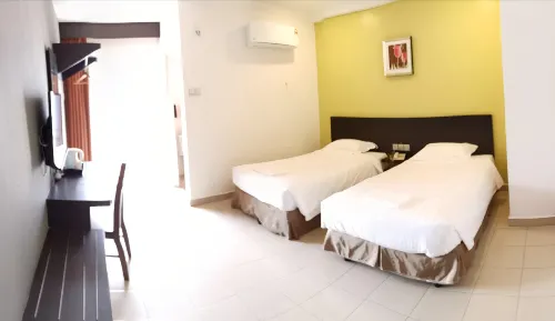 Kiara Inn Hotel Hotel di Bahau